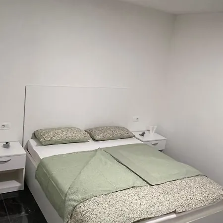Jadranka Holiday home Mali Nebrizevac
